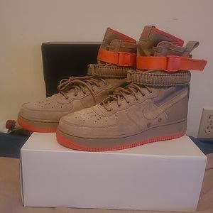 Nike SF Air FORCE 1 " Khaki Rush-Coral " Ulitilty Boot/AF1